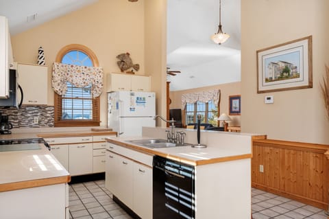 W13: Wedges 13 | TL Kitchen Area