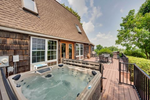 Mount Pleasant Mills Vacation Rental | 3BR | 2BA | Stairs Required | 1,520 Sq Ft