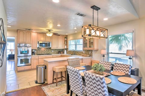 Dining Room | Dishware/Flatware Provided
