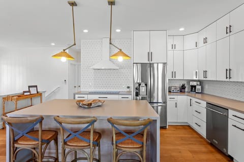 Bar seating for quick bites