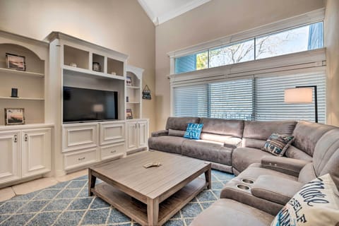 Montgomery Vacation Rental | 1BR | 2BA | Stairs Required for Access | 902 Sq Ft