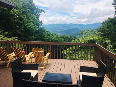 Views that go on forever great area for entertaining or just relaxing.