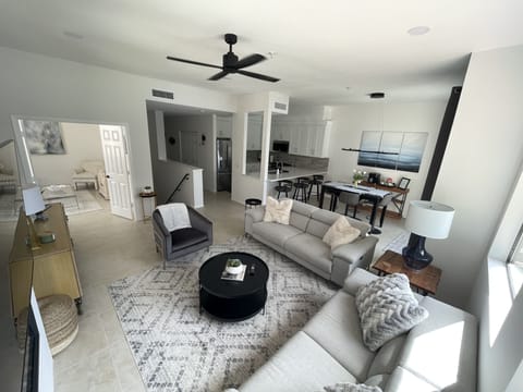 Open concept with reclining sofas!