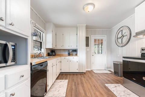 Fully equipped kitchen for all of your cooking needs!