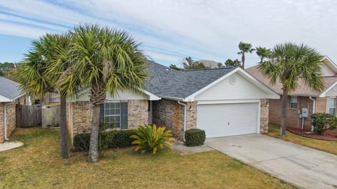 Welcome to Sandy Shells private home 
3 NEW KING BEDS, 2 QUEEN BEDS