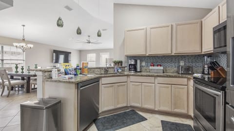 New Well Equipped Kitchen