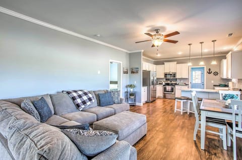 Living Room | Smart TV