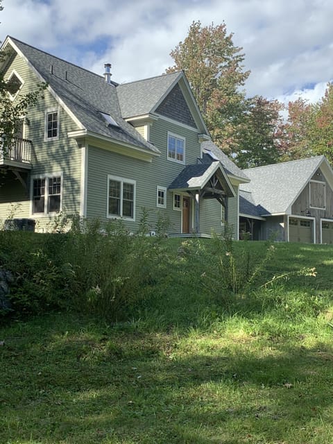Beautiful mountain home in the Spring 