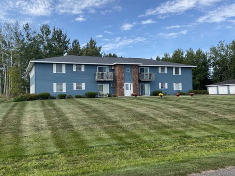Front of Harbor View Apartments