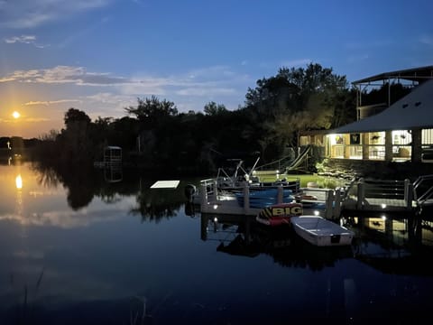 Lake Godstone Facilities harvest moon
