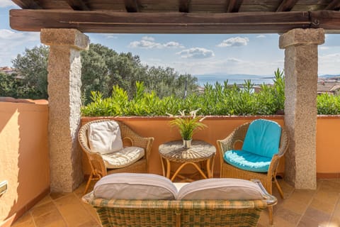 Coveredt terrace with a view