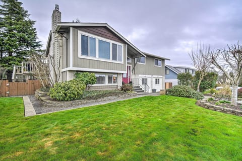 Tacoma Vacation Rental | 4BR | 3BA | 3,000 Sq Ft | Stairs Required for Access