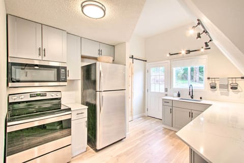 Kitchen | Fully Equipped