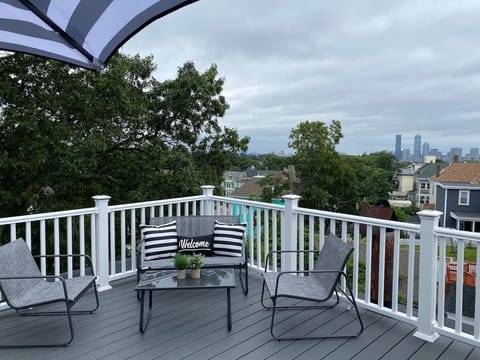 Start your morning with a cup of coffee on the patio or enjoy an evening cocktail. Our NEWLY added rooftop deck offers a great view of Boston’s skyline. 