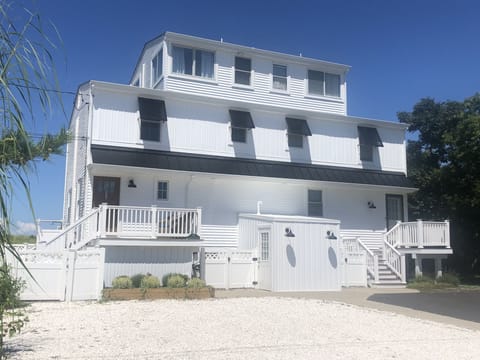 Rear of home and parking for 4 cars