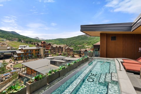 Community Rooftop Spa