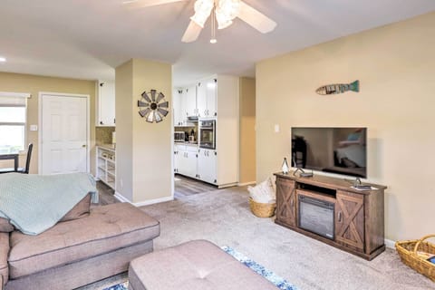 Living Room | Smart TV