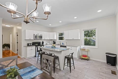 Lots of seating options allows for everyone to spread out and enjoy their meal. 