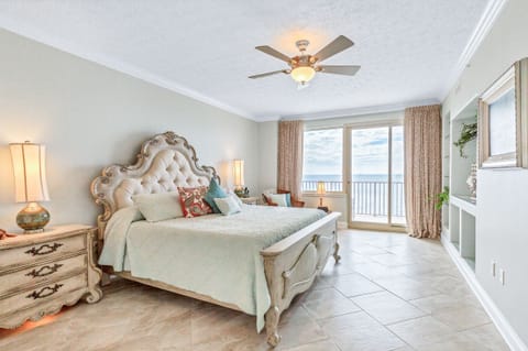 Gulf front master bedroom.