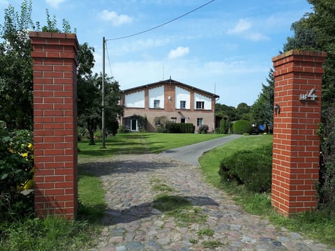 Entrance / Reception