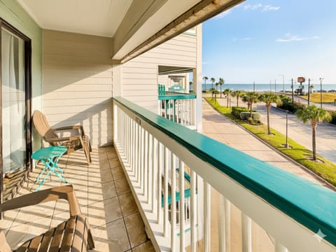 Welcome To Casa Del Mar 374 - Saltwater Paradise!