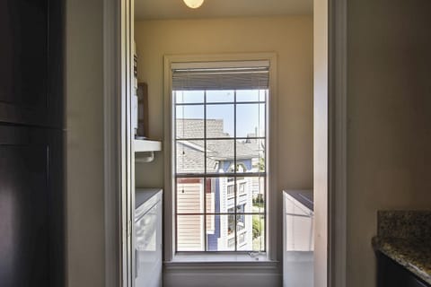 Washer and Dryer - Feel free to pack light! With the convenience of a washer and dryer, you won't have to worry about overstuffing your suitcase on this vacation!