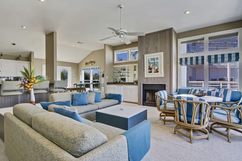 Pure Beauty - Rich decor paired with a harmonious color palette makes the living area the perfect space to plan out your day while enjoying much-needed family bonding time.