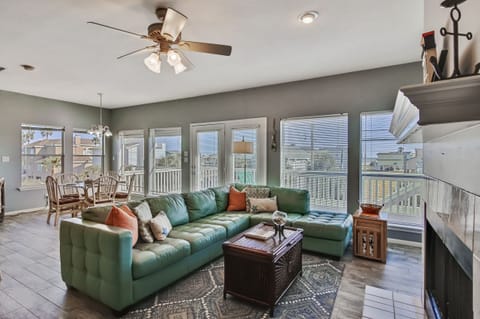 Your Next Home Away From Home - You're going to fall in love with this exquisite vacation home! With its convenient open floor plan, modern amenities, and tasteful decor, what more could you ask for?