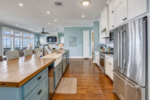 Culinary Delight - When you have a gourmet kitchen, there are no limits to the meals you can prepare for your vacationing family and friends.