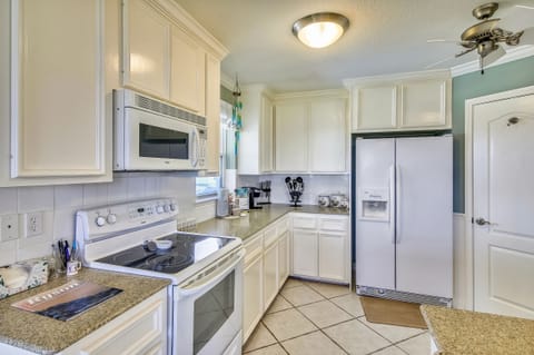 Counter Space Galore! - There's tons of space to prep any number of memorable meals.