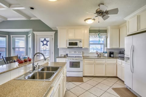 Test Your Culinary Skills - Whip up a delicious family feast or try out one of the many nearby restaurants!