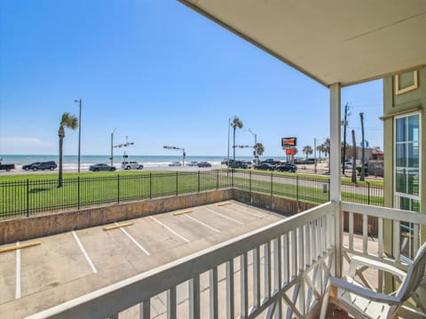 Welcome To Victorian 8104 - Gulf Views!