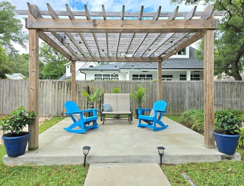 Day or night, your private patio is excellent for relaxation. Catch some sun in the afternoon, grill out in the evening, or have a romantic evening under the stars with your special someone.