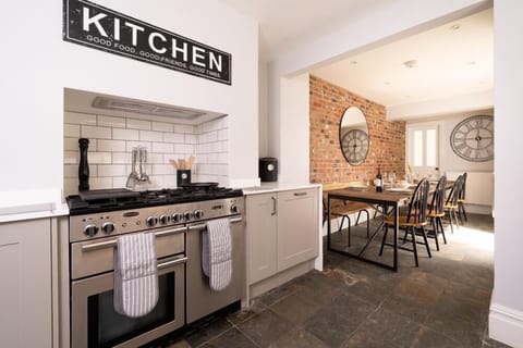 Kitchen at Crooklets House, Bude, Cornwall, self catering with Beach Retreats.