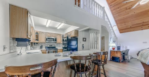 Additional seating at breakfast bar