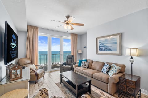 Living Area - Beach Front - Balcony Access - Smart TV