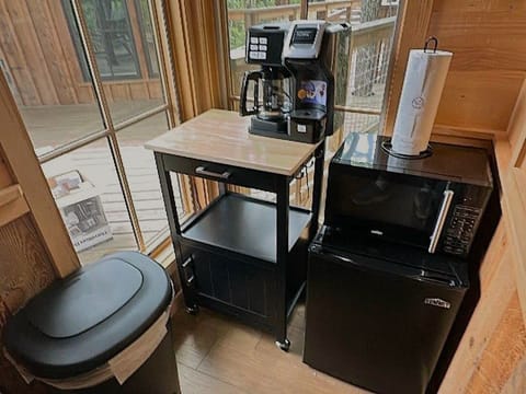 Mini-Fridge & Coffee Maker