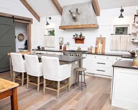 Kitchen w/ KitchenAid Appliances