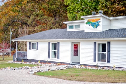 the western side of North Carolina inspired the Mountain Vibes theme of the western side of our Hidden Pond Lodge