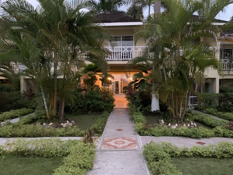 Building, House, Garden, Nature, Outdoors