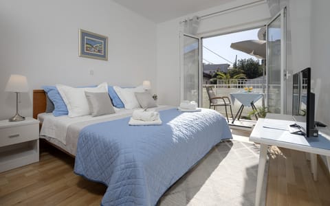 Bedroom, bedroom kitchen, TV set