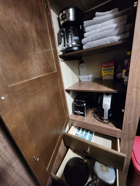 Coffee Maker, toaster, AirFryer, pots, pansand more available at request