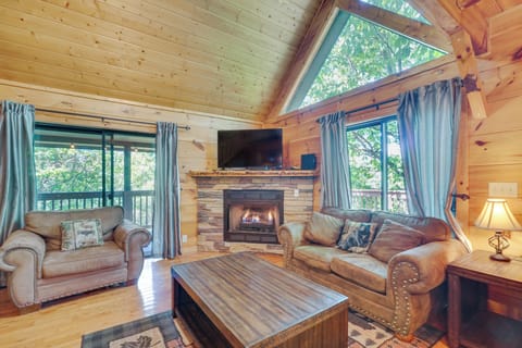 Sevierville Vacation Rental | 2BR | 2BA | 1,300 Sq Ft | Stairs to Access