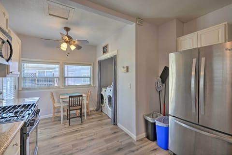 Kitchen | In-Unit Washer & Dryer