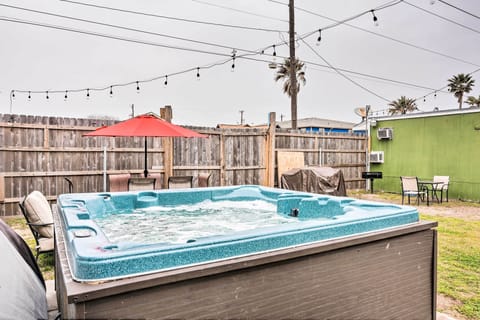 Galveston Vacation Rental | 3BR | 2BA | 1,050 Sq Ft | Step-Free Access