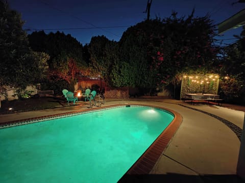 The property lights up very nicely in the evenings :)