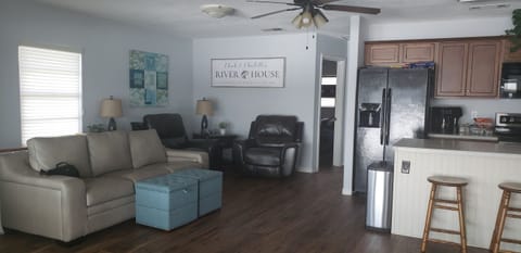 upstairs livingroom queen sofa sleeper