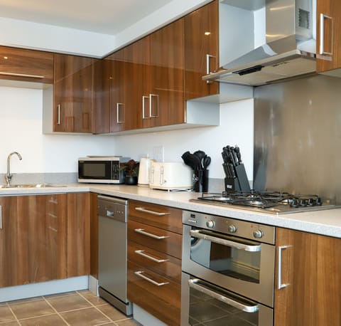 Fully equipped kitchen for everyday cooking