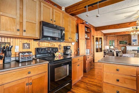 Master Lodge`s Updated Appliances Are Bound to Make Meal Prep a Breeze