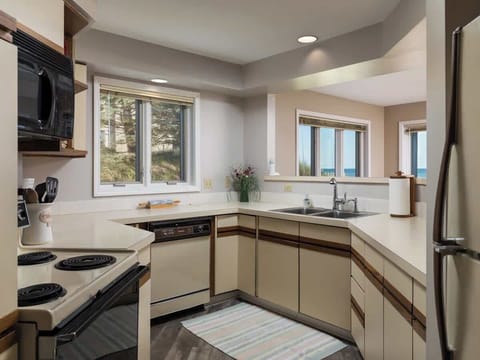 Fully Equipped Kitchen from Blender to Dishwasher